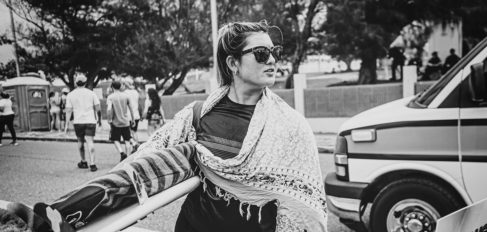 Brisa Hennessy: “Por Primera Vez En Mi Vida Estoy Realmente Surfeando Para Mí”