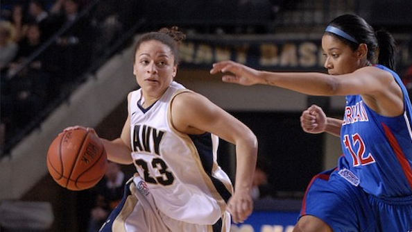 players in women's march madness game