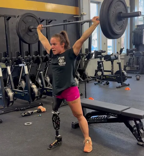 “The Snatches Are Immaculate”: Fitness Community Cheers Weightlifter With Prosthetic Limb Performing Mind-Numbing Lifts
