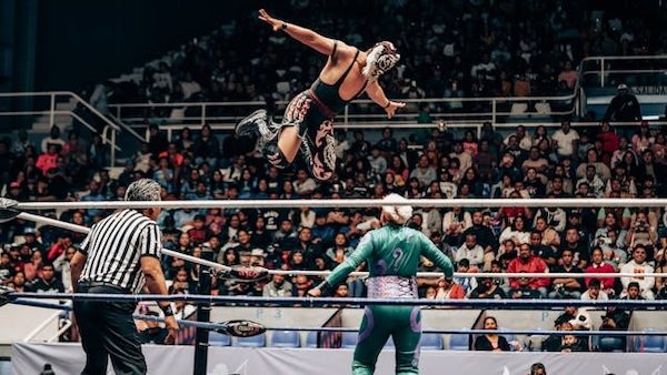 wrestler in wrestling match