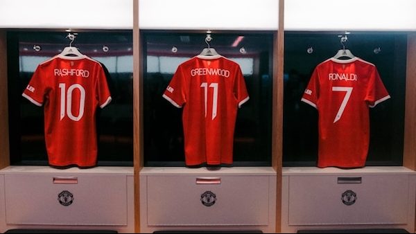 ronaldo jersey in locker room
