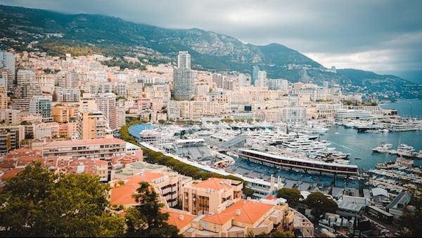 race track where f1 teams compete