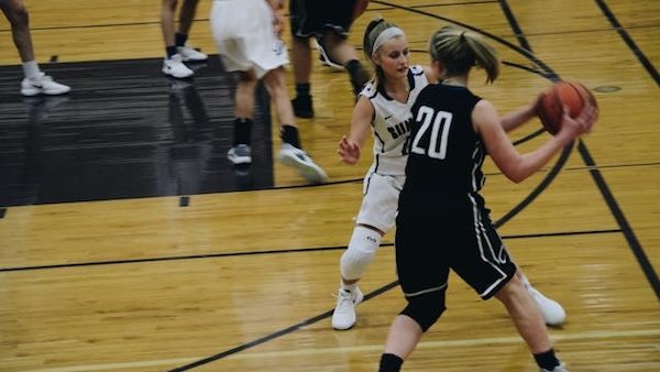 female basketball players on the court